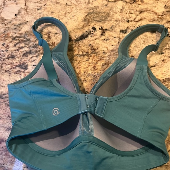 Bundle of 2 sports bras - Picture 5 of 6